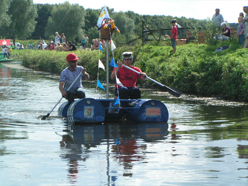 Badewannenrennen auf der Wurm Geilenkirchen Würm