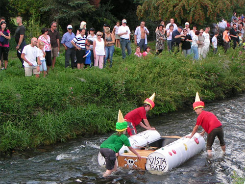 Badewannenrennen auf der Wurm Geilenkirchen Würm