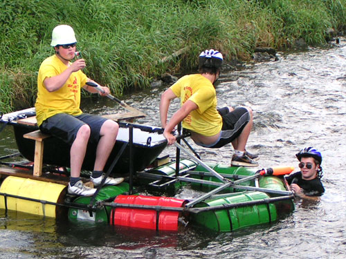 Badewannenrennen auf der Wurm Geilenkirchen Würm