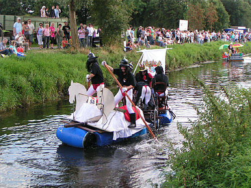 Badewannenrennen auf der Wurm Geilenkirchen Würm