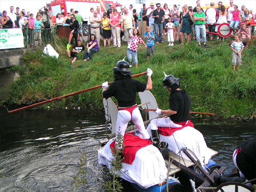 Badewannenrennen auf der Wurm Geilenkirchen Würm