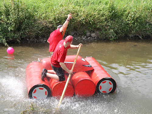 Badewannenrennen auf der Wurm Geilenkirchen Würm
