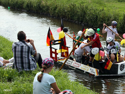 Badewannenrennen auf der Wurm Geilenkirchen Würm