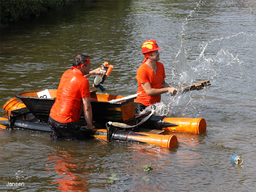 Badewannenrennen auf der Wurm Geilenkirchen Würm