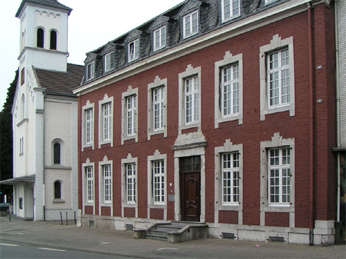 Konrad-Adenauer-Str.