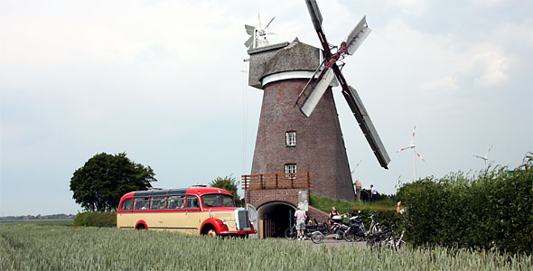 Mühlenexpress Oldtimerbus